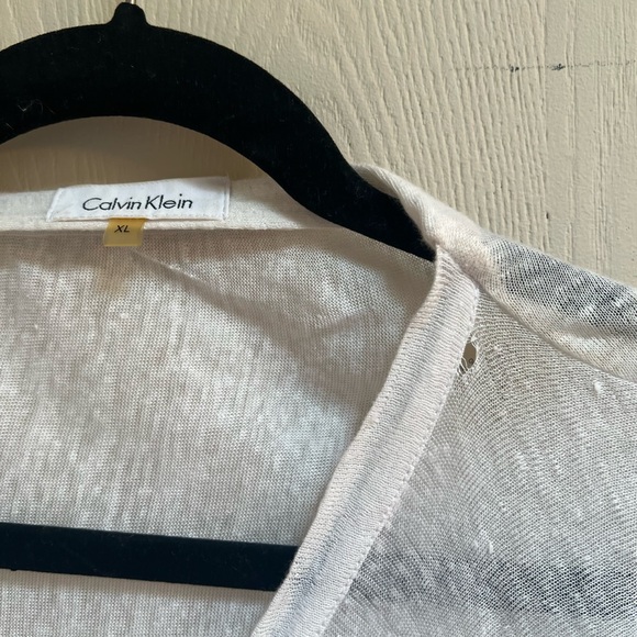 Calvin Klein Light-weight Linen Wrap - Picture 4 of 6